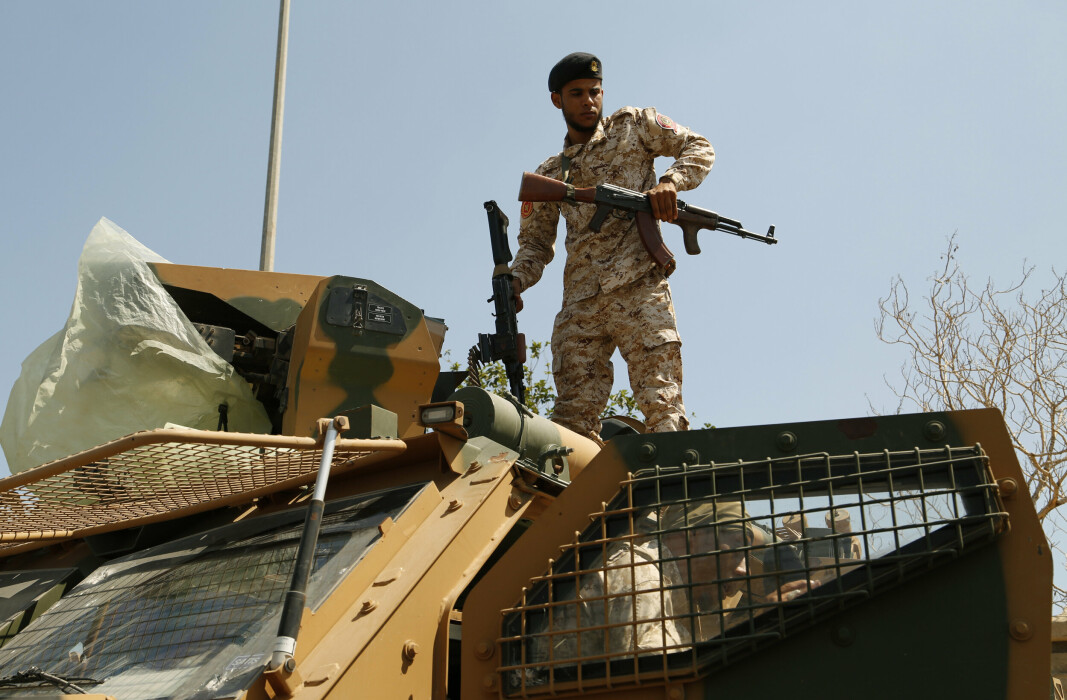 OPPRØR: En libysk soldat i Tripoli fredag 22. juli.