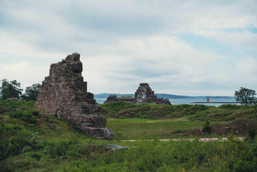 FORT: Ruinene etter Bomarsund fort på Åland er nå en severdighet.
