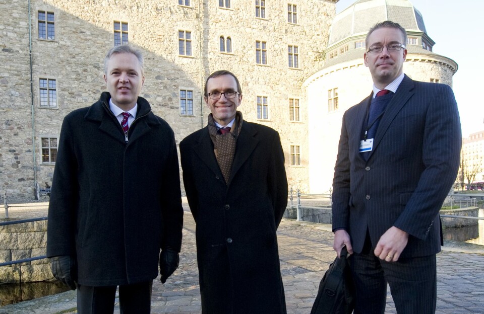 2011: I 2011 møttes Sveriges forsvarsminister Sten Tolgfors (t.v.), Norges forsvarsminister Espen Barth Eide og Finlands forsvarsminister Stefan Wallin i Sverige for å diskutere økt samarbeid rundt forsvars- og sikkerhetsspørsmål.