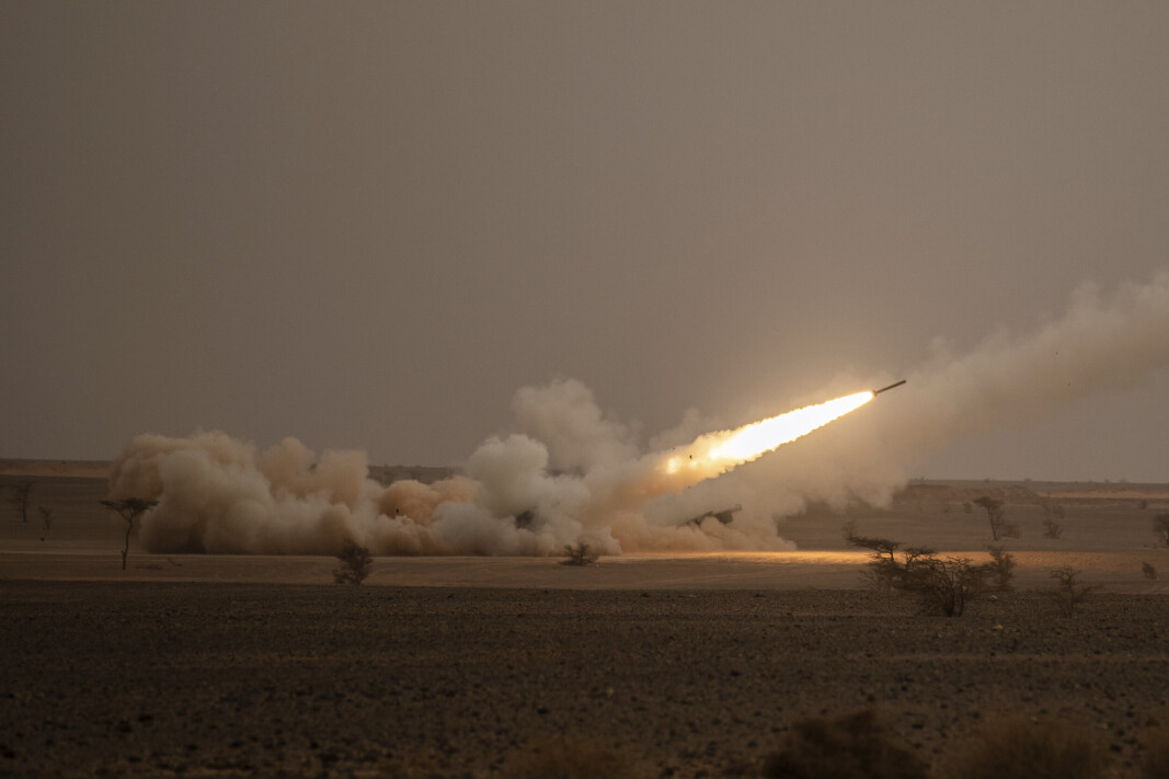 HIMARS: High Mobility Artillery Rocket System (HIMARS) avfyres under den afrikanske militærøvelsen i Grier Labouihi-komplekset, Sør-Marokko, 9. juni 2021. HIMARS: High Mobility Artillery Rocket System (HIMARS) avfyres under den afrikanske militærøvelsen i Grier Labouihi-komplekset, Sør-Marokko, 9. juni 2021.