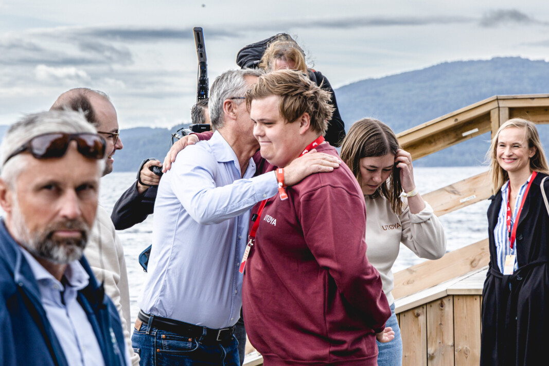 PÅ BESØK: Generalsekretær i Nato, Jens Stoltenberg, besøker Utøya hvor AUF har sommerleir. Her i omfavnelse med AUFs nestleder Gaute Børstad Skjervø. PÅ BESØK: Generalsekretær i Nato, Jens Stoltenberg, besøker Utøya hvor AUF har sommerleir. Her i omfavnelse med AUFs nestleder Gaute Børstad Skjervø.