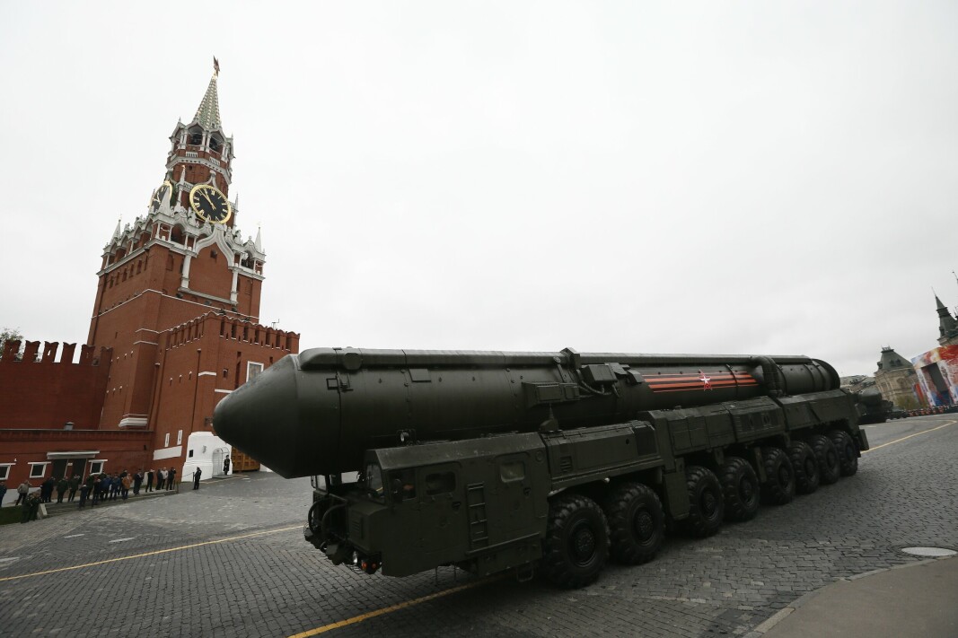 MILITÆRPARADE: En mobil missilrampe under en militærparade i Moskva i 2017. Ny start-avtalen fastslår at Russland maksimalt kan ha 1.550 kjernefysiske stridshoder.