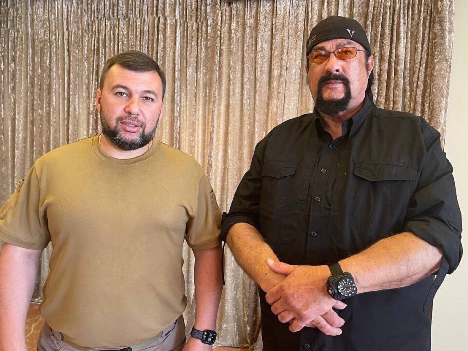 DONETSK: Denis Pusjilin la ut dette bildet av seg selv og Steven Seagal i sosiale medier.