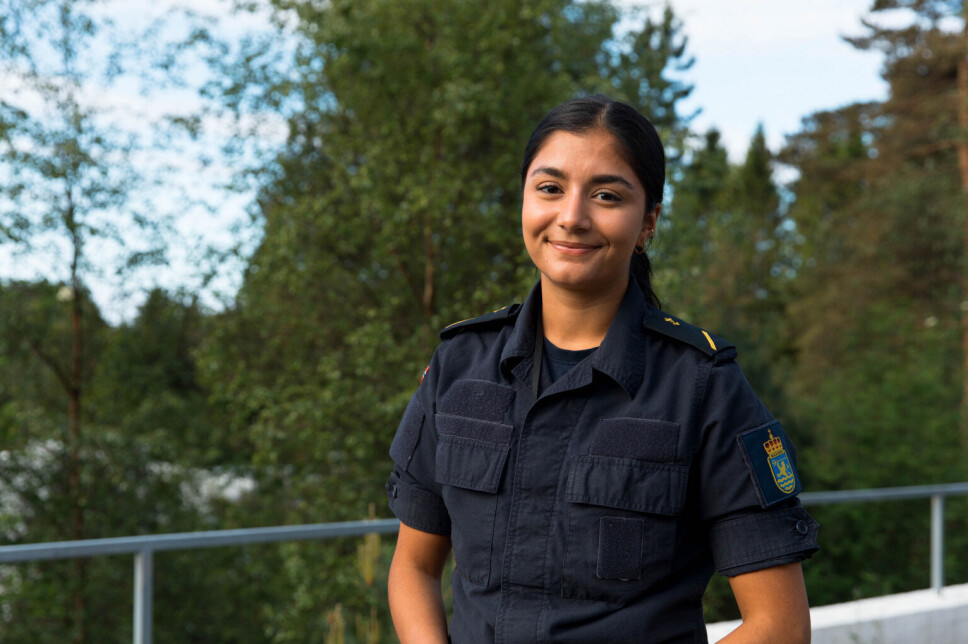HAAKONSVERN: Simran Jit Kaur jobber med HR i Sjøforsvaret i Bergen.