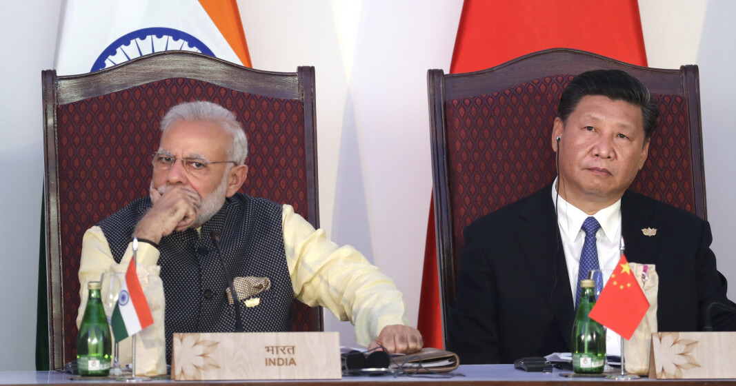 SAMMENSTØT: Indias statsminister Narendra Modi, til venstre, og Kinas president Xi Jinping deltok på et felles møte i India i oktober 2016. Siden det blodige grensesammenstøtet mellom indiske og kinesiske soldater i Ladakh-regionen sommeren 2020, har Indias regjering i økende grad rettet oppmerksomheten mot Beijing. Det representere et skifte i Indias utenrikspolitikk. SAMMENSTØT: Indias statsminister Narendra Modi, til venstre, og Kinas president Xi Jinping deltok på et felles møte i India i oktober 2016. Siden det blodige grensesammenstøtet mellom indiske og kinesiske soldater i Ladakh-regionen sommeren 2020, har Indias regjering i økende grad rettet oppmerksomheten mot Beijing. Det representere et skifte i Indias utenrikspolitikk.