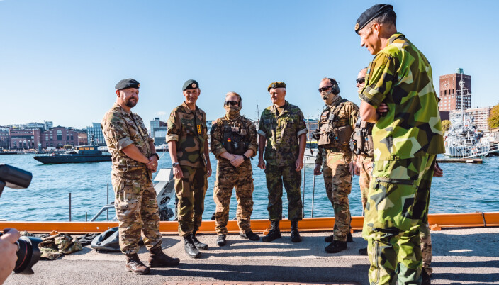 TOTAL: The chiefs of defense together with soldiers from the Defense's special forces.  From left: Chief of Staff Kenneth Pedersen, Chief of Defense Erik Kristoffersen, Finnish Chief of Defense Timo Kivine and Swedish Chief of Defense Micael Bydén.
