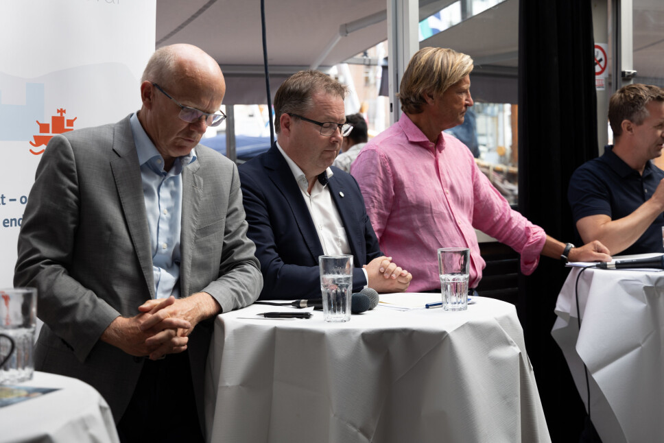 ARENDALSUKA: Forsvarets forum var på plass i Arendal da Forsvarets utvikling var tema for dagens debatt. Bildet viser Hårek Elvenes (H), forsvarsminister Bjørn Arild Gram (Sp) og Christian Tybring-Gjedde (Frp). Bildet er tatt den 15. august 2022.