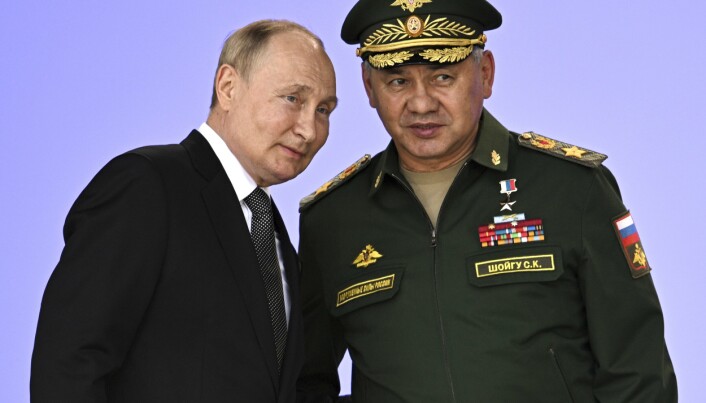 GENERALTABBE: President Vladimir Putin sammen med forsvarsminister Sergej Sjojgu utenfor Moskva 15. august i år.