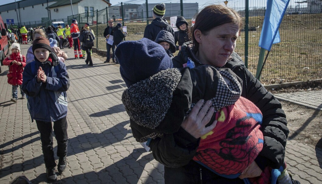 FLUKT: Ukrainske flyktninger ankommer grenseovergangen i Medyka, Polen fredag 11. marsj 2022.