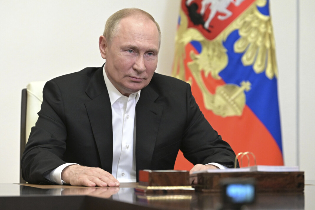 TRUER: Etter invasjonen av Ukraina har Vladimir Putin tilsynelatende flere ganger raslet med sin atomsabel. De fleste vestlige eksperter mener det i stor grad er snakk om tomme trusler. TRUER: Etter invasjonen av Ukraina har Vladimir Putin tilsynelatende flere ganger raslet med sin atomsabel. De fleste vestlige eksperter mener det i stor grad er snakk om tomme trusler.