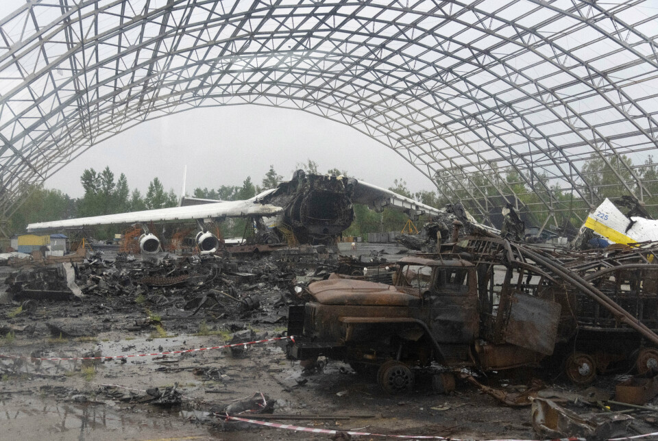 ØDELAGT: Dette bildet er datert 2. august og viser en ødelagt Antonov på flyplassen Hostomel.
