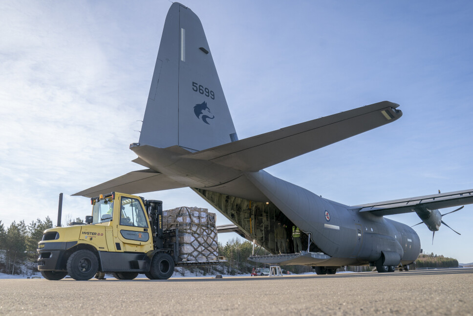FASES UT: De første leveransene av militært materiell fra Norge til Ukraina var overskuddsmateriell som var faset ut eller i ferd med å bli det. Nå har vi begynt å kjøpe inn nye våpen for å kunne fortsette å støtte det ukrainske forsvaret. Bildet er tatt 3. mars 2022.