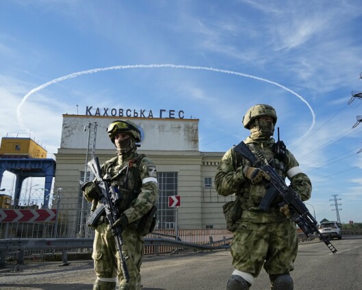 Zelenskyj oppfordrer russiske soldater til å flykte fra Kherson
