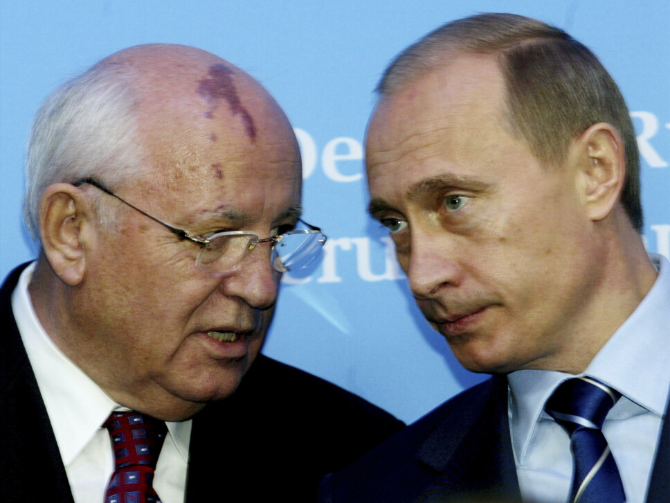 MED PUTIN: Sovjetunionens siste president Mikhail Gorbatsjov mener Vesten brøt et løfte om ikke å utvide Nato østover, en oppfatning Russlands nåværende president Vladimir Putin deler. Dette bildet er fra da de to møttes i 2004.