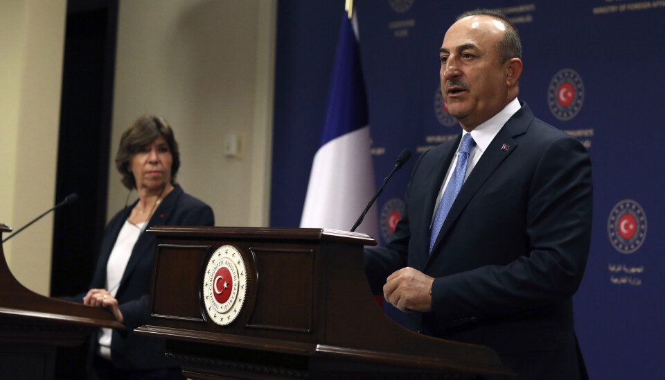PRESSEKONFERANSE: Tyrkias utenriksminister Mevlut Cavusoglu og Frankrikes utenriksminister Catherine Colonna under en pressekonferanse i Ankara.