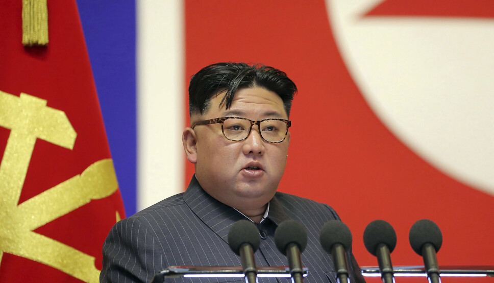 VEDTATT: Nord-Korea vil aldri gi opp atomvåpnene sine, lovet landets leder Kim Jong-un fredag. Det er høy spenning i konflikten med nabolandet Sør-Korea og USA.