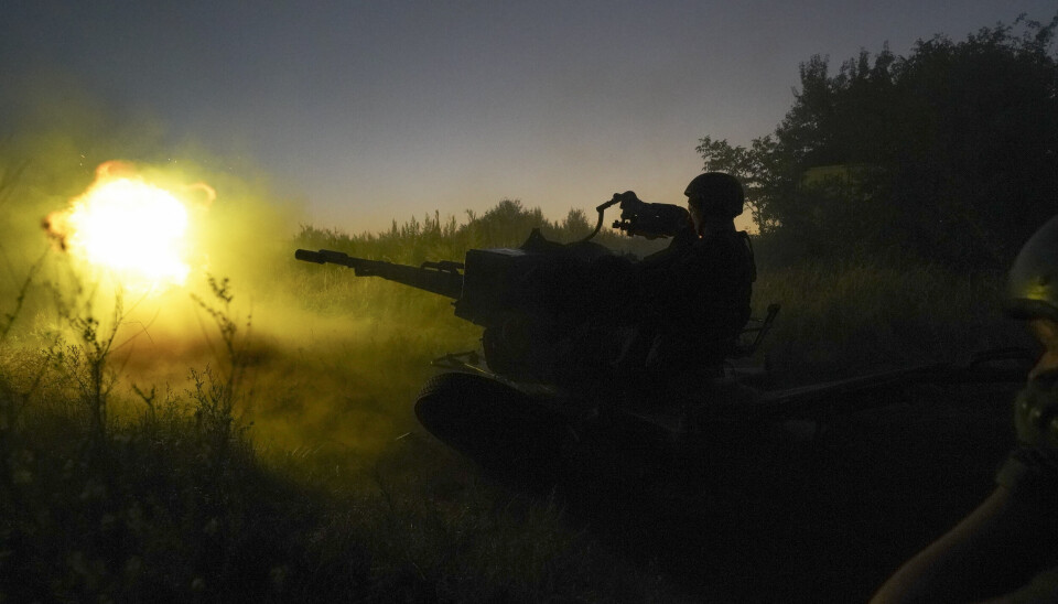 ANGREP: Ukrainske soldater fyrer av mot russiske stillinger i Kharkiv-regionen i august. ANGREP: Ukrainske soldater fyrer av mot russiske stillinger i Kharkiv-regionen i august.