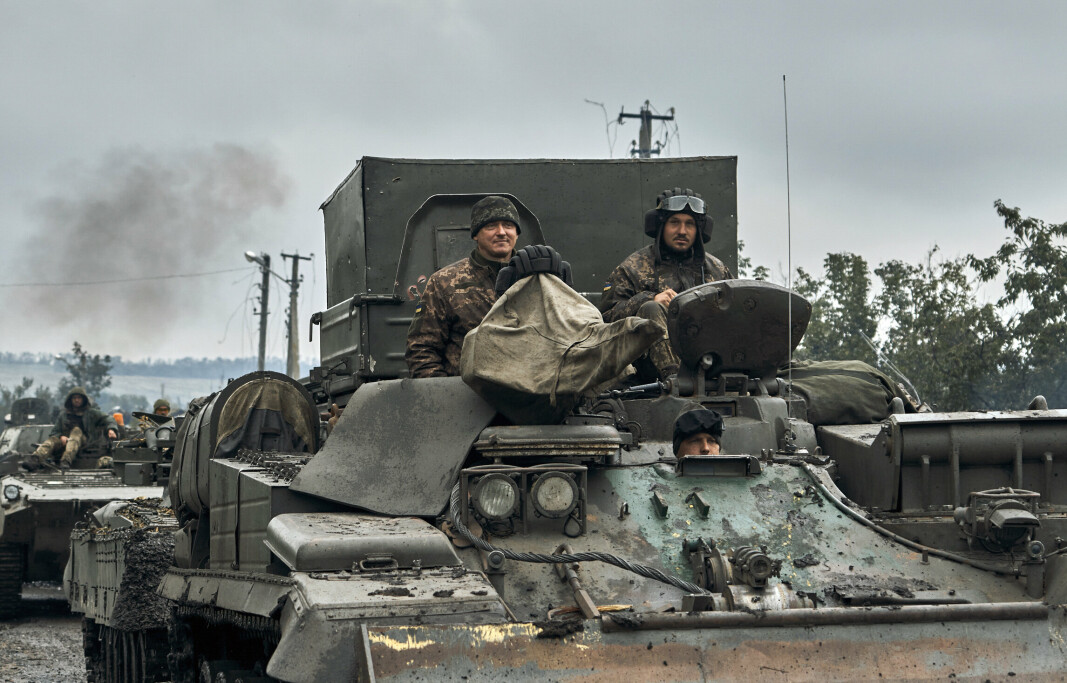 RYKKER FREM: Ukrainske soldater rykker fram i Kharkiv-regionen øst i Ukraina.