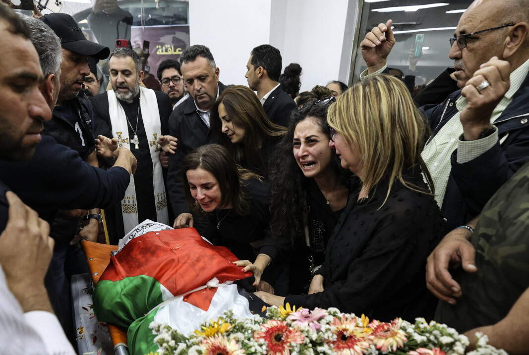 EKSPLOSIVT: 82 palestinere er drept på Vestbredden hittil i år. Palestinske ledere og Midtøsten-observatører frykter at det blir palestinske opprør i løpet av høsten, en tredje intifada. Drapet på den palestinske-amerikanske journalisten Shireen Abu Akleh i mai har økt spenningen på Vestbredden. EKSPLOSIVT: 82 palestinere er drept på Vestbredden hittil i år. Palestinske ledere og Midtøsten-observatører frykter at det blir palestinske opprør i løpet av høsten, en tredje intifada. Drapet på den palestinske-amerikanske journalisten Shireen Abu Akleh i mai har økt spenningen på Vestbredden.