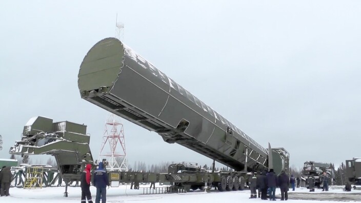 ATOMTRUSSEL: I talen benyttet også president Vladimir Putin muligheten til å minne om at Russland har ulike ødeleggelsesmidler og at landet er klare til å bruke alle midler dersom Russland blir truet. På bildet er en interkontinental Sarmat-missil med kallenavnet "Satan 2". ATOMTRUSSEL: I talen benyttet også president Vladimir Putin muligheten til å minne om at Russland har ulike ødeleggelsesmidler og at landet er klare til å bruke alle midler dersom Russland blir truet. På bildet er en interkontinental Sarmat-missil med kallenavnet "Satan 2".