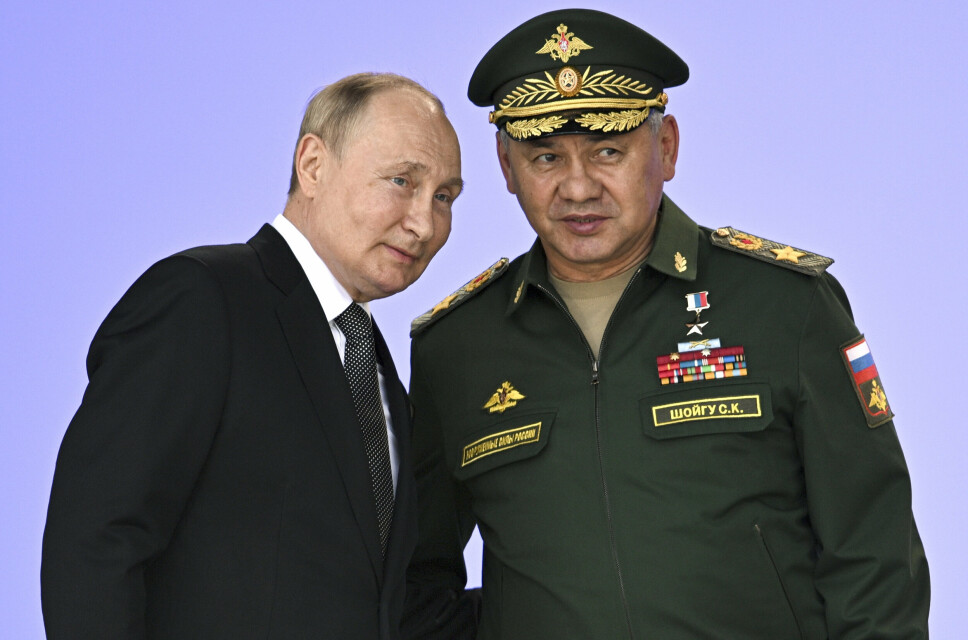 RUSTER OPP: Russlands president Vladimir Putin og den russiske forsvarsministeren Sergei Shoigu under åpningen av Army 2022 International Military and Technical Forum utenfor Moskva.