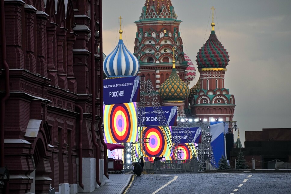 MARKERING: I Moskva blir det storstilt markering når de fire områdene annekteres fredag. President Vladimir Putin og ledere fra Donetsk, Luhansk, Kherson og Zaporizjzja vil være til stede for å undertegne dokumentene. Etter seremonien følger en konsert på Den røde plass.