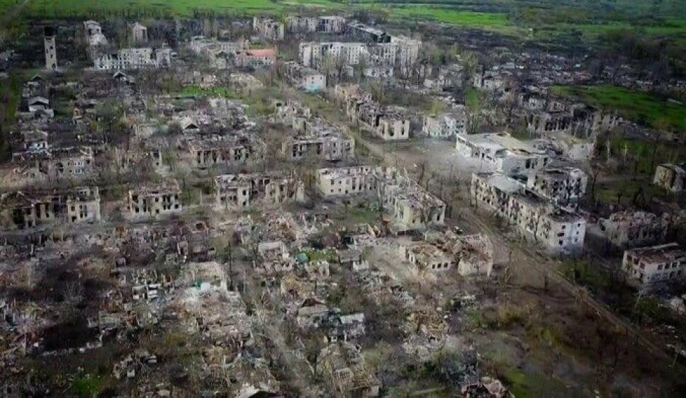 EKSPLOSIVE VÅPEN: Ifølge FN har flest sivile dødd som følge av bruk av eksplosive våpen i befolkede områder. Noen steder er hele områder eller landsbyer jevnet med jorden, som Novotoshkivske i Luhansk i slutten av april i år.