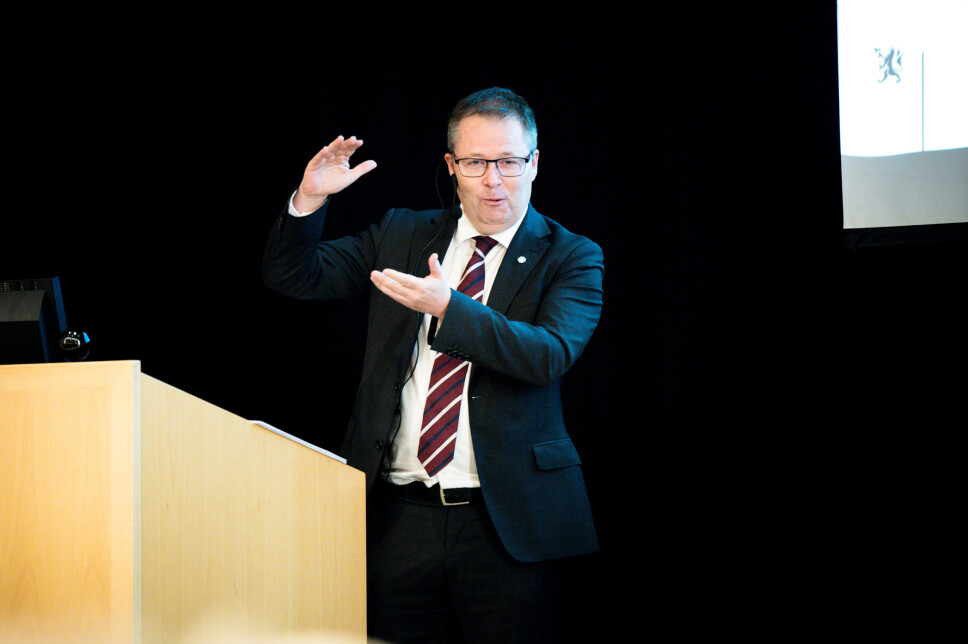 KIRKENES: Forsvarsminister Bjørn Arild Gram presenterer statsbudsjettets forsvarssatsning i Kirkenes.
