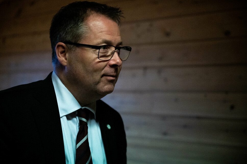INGEN HELIKOPTRE: Forsvarsminister, Bjørn Arild Gram, la frem regjeringens forslag til budsjett på Høybuktmoen, men der var det ikke satt av noe til nye helikoptre.