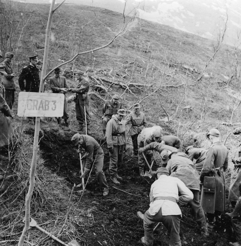 DØDSLEIR: Ved leiren Mallnitz i Norddalen i Troms ble det i 1945 avdekket fire massegraver med til sammen 143 krigsfanger.