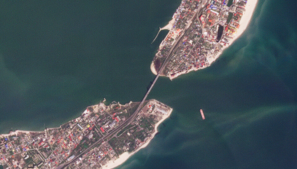 SATELLITTBILDER: Den kvasi-sivile infrastrukturen kan bli et legitimt mål. Dette satelittbildet fra mai år, viser en bro utenfor Odesa i Ukraina, som gjentatte ganger har vært et mål for russiske missiler.