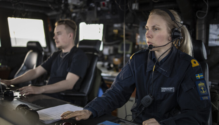 DEN SVENSKE MARINEN: Minejaktfartøyet HMS Koster deltar i Open Spirit som gjennomføres årlig med nasjoner rundt Østersjøen for å rydde miner fra begge verdenskrigene. 21. april 2021.