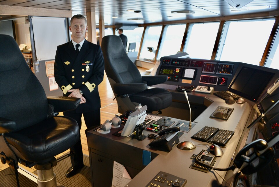 FÅR FLERE DRONER: Flaggkommandør og sjef Kystvakten, Oliver Berdal, om bord på KV Sortland 26. oktober 2022.