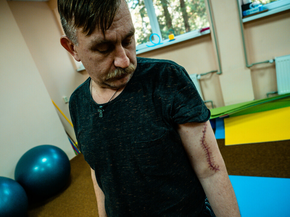 Volodomyr (49) ble skutt ved Kharkiv 5. mai. Fortsatt jobber han med å få tilbake bevegelighet i hånden og armen.