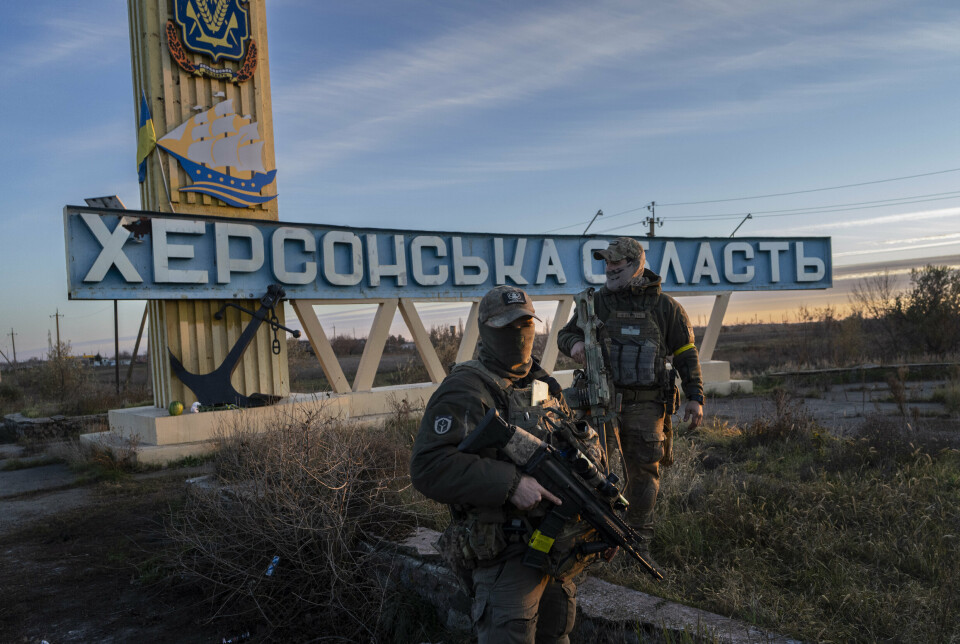 KHERSON: Ukrainske soldater i utkanten av byen Kherson 14. november.