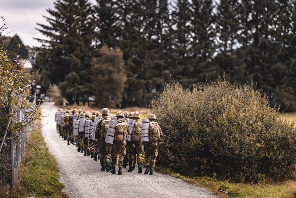 SKAL BLI FLERE: Forsvaret ser nå på muligheter for å lette på kravene for å bli plukket ut til tjeneste.