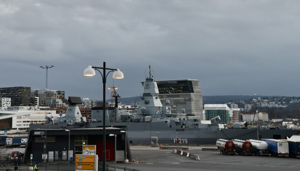 Den tyske fregatten Sachsen i Bjørvika 21. november 2022.