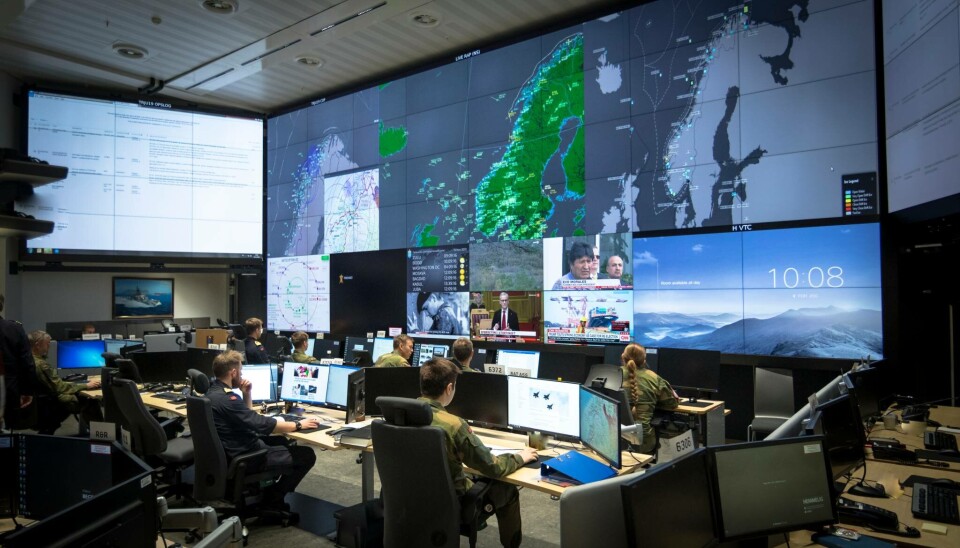 FOH: Forsvarets operative hovedkvarter (FOH) har overordnet kommando og kontroll over militære aktiviteter i Norge og i utlandet. Forsvarets operative hovedkvarter.