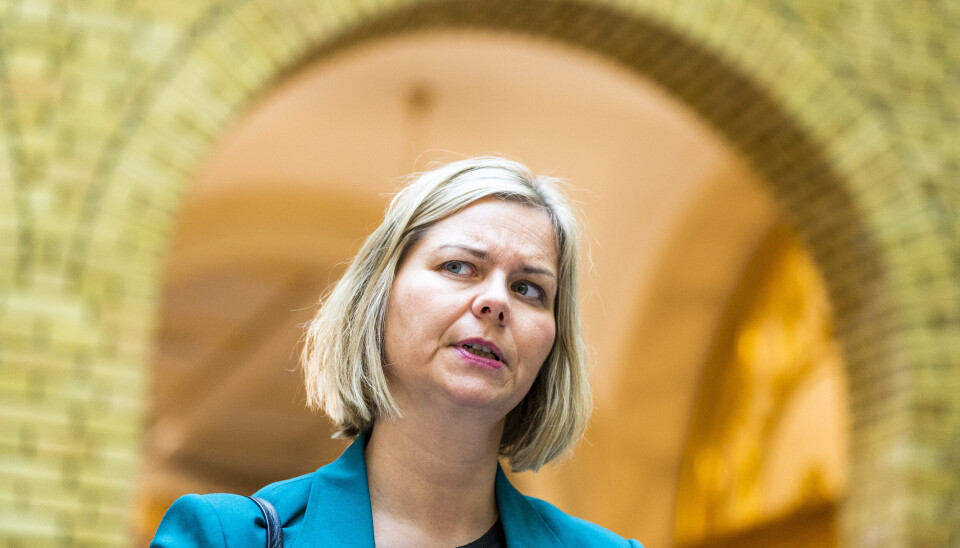 NEDPRIORITERER: Andre nestleder i utenriks- og forsvarskomiteen, Guri Melby (V) reagerer på at regjeringen nedprioriterer innovasjon av forsvarsteknologi.