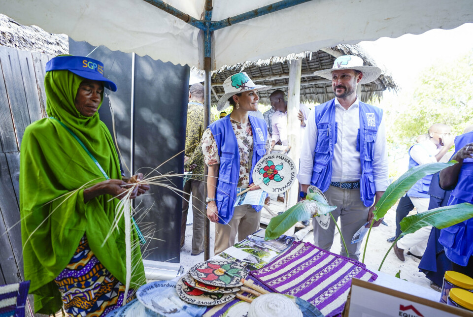 KENYA: Fra kronprinsesse Victoria og Kronprins Haakons besøk i Kenya, her under feltbesøk i Mangroveskogen med lokale FN ansatte og UNDP representanter i Kenya forrige uke.