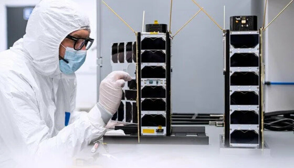 SMÅ: På grunn av størrelse og vekt er disse nanosatellittene billigere å skyte opp enn store satellitter.