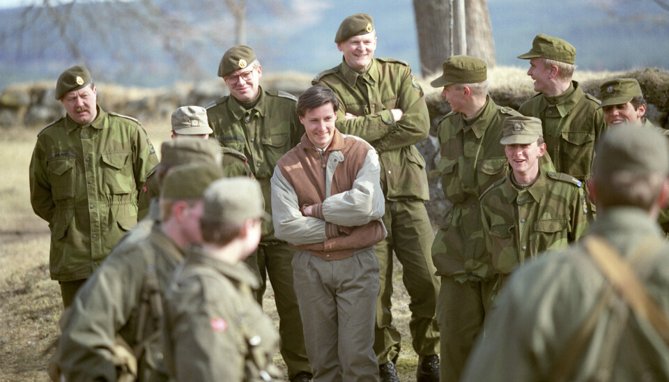 HEIMEVERNET: Kronprins Haakon besøkte Heimevernet i Kongsvinger 1992 for å sette seg inn i forsvarsgrenenes forskjellige funsjoner.