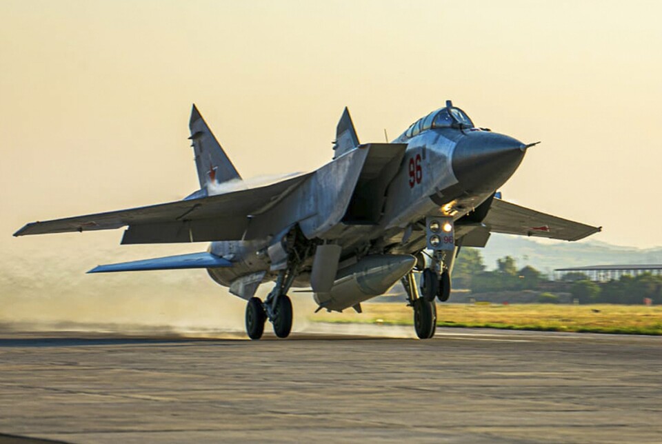 MIG: Et russisk Mig-31 jagerfly tar av fra en base i Syria 21. juni 2021.