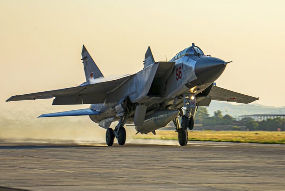 MIG: Et russisk Mig-31 jagerfly tar av fra en base i Syria 21. juni 2021.