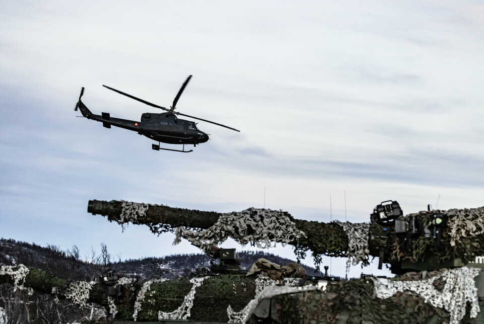 RYGGE: På Rygge flystasjon står 15 Bell 412-helikoptre, to av disse står i beredskap for politiet. Her flyr et Bell-helikopter under Arctic Bolt-øvelsen i Indre Troms i år.