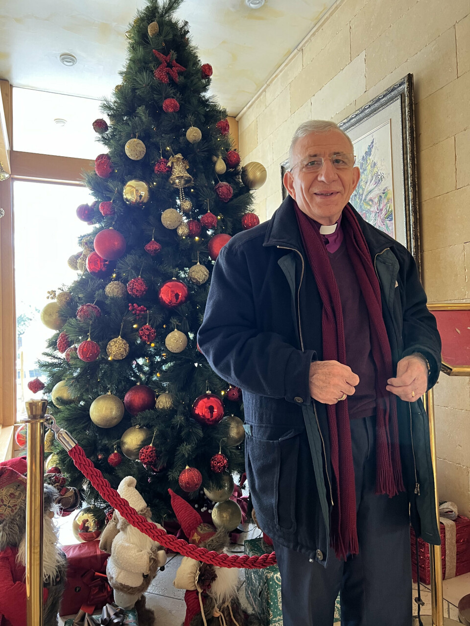 KLAR FOR JUL: Biskop emeritus Munib Younan ser fram til å feire
juledagene sammen med familien i Jerusalem. - På julaften deltar vi
alle som seg hør og bør i Gudstjenesten i Christmas Church i Betlehem,
forteller han.