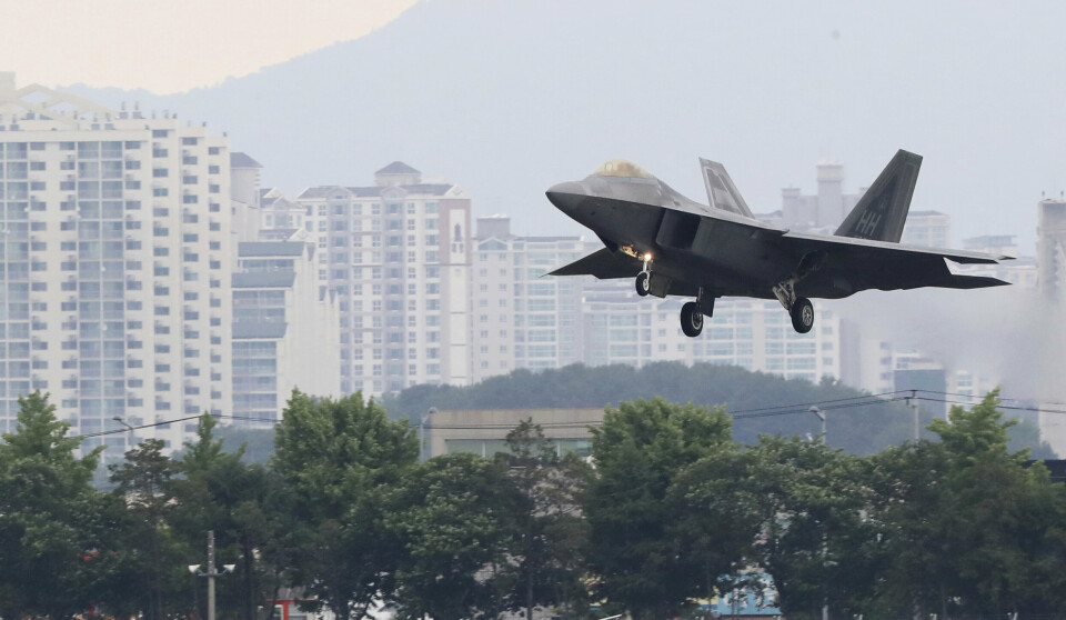 AVANSERTE FLY: Et F-22 lander på en base i Gwangju i Sør-Korea under en øvelse i 2018.