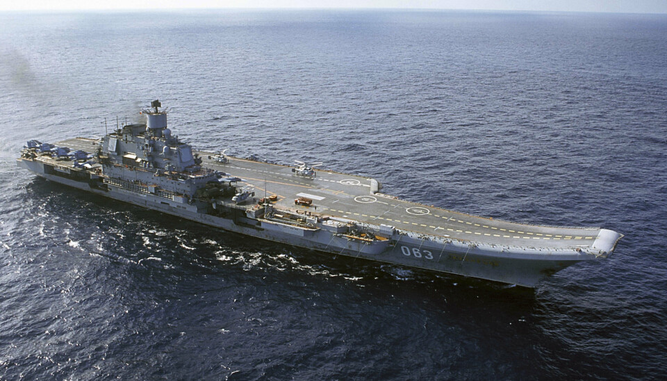 HANGARSKIP: Dette arkivbildet fra 2004 viser Russlands eneste hangarskip, Admiral Kuznetsov.