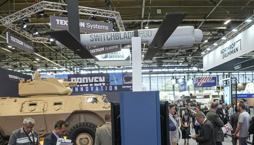 PÅ VÅPENMESSE: En Switchblade 600 fra produsenten AeroVironment vises frem på Eurosatory arms show i Villepinte, nord for Paris. Bildet er fra juni 2022.
