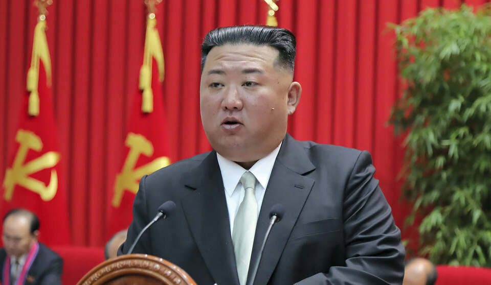 NYE MÅL: Nord-Koreas leder Kim Jong Un ønsker å styrke landets forsvar.